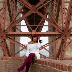 Meet your Posher, Essie